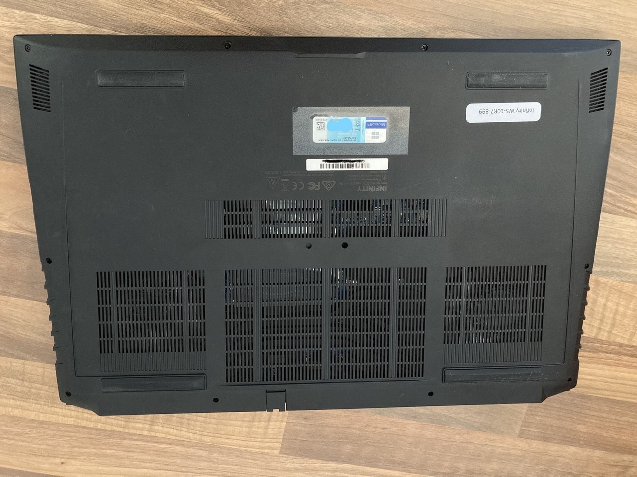 Infinity W5 cooling vents