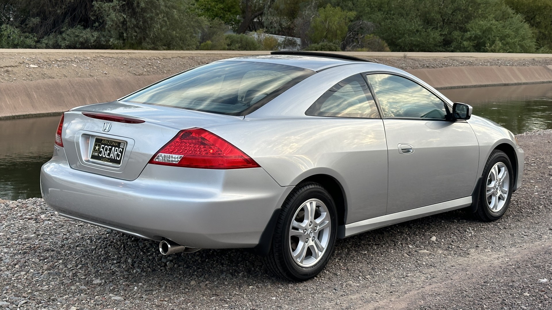 Front view of a silver 2007 Honda Accord Coupe