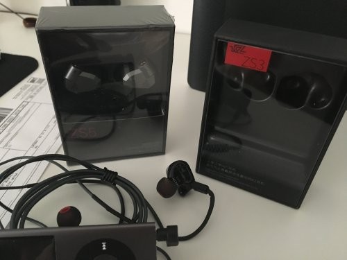 KZ ZS3 and ZS5 packaging side by side, highlighting their budget-friendly yet presentable design for earbud comparison.