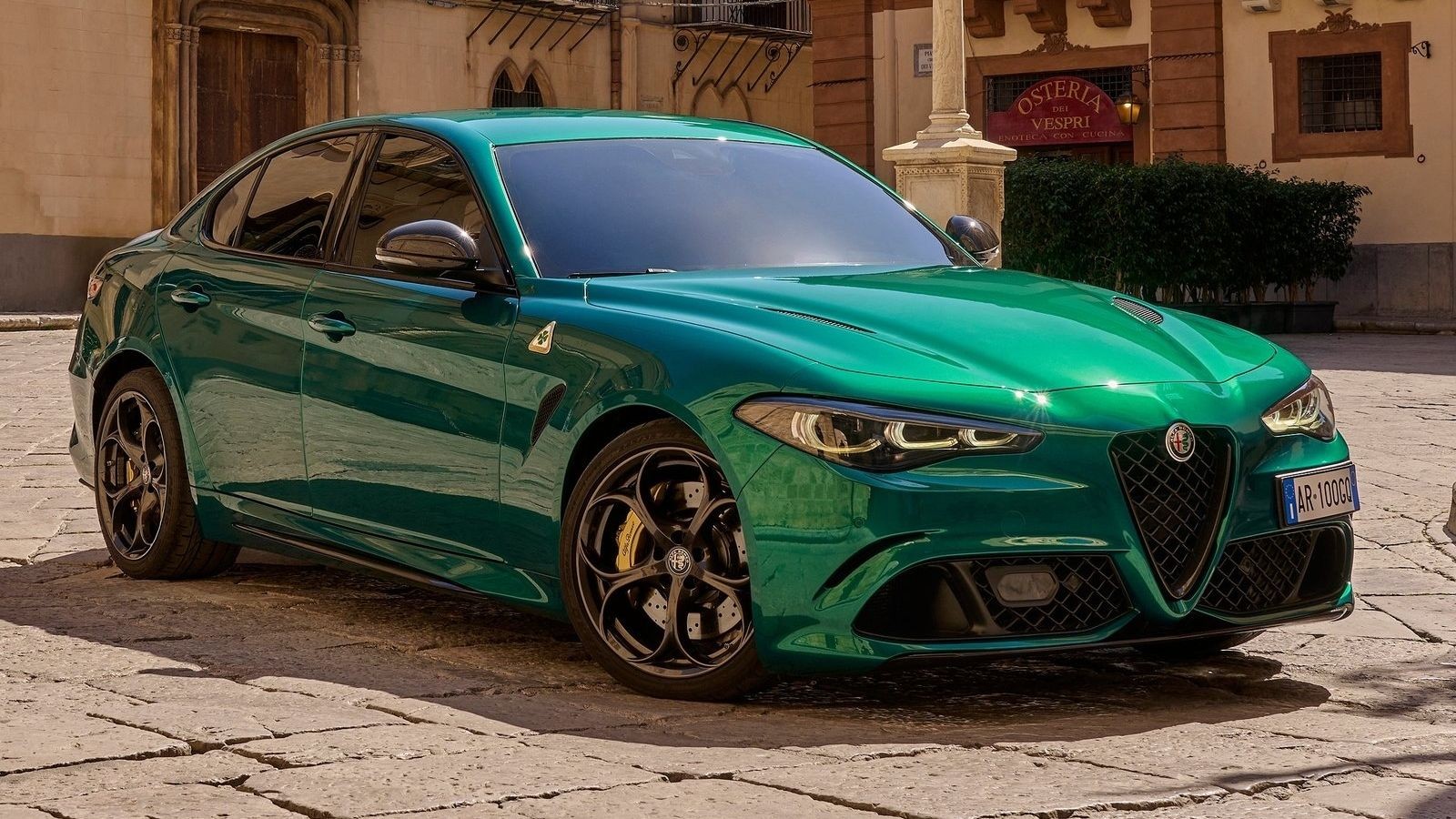 2023 Alfa Romeo Giulia Quadrifoglio side shot