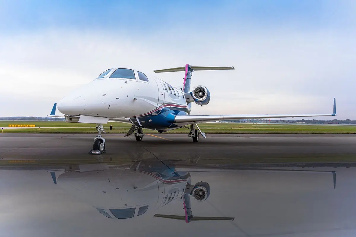 Embraer Phenom 300 vs 300E: Detailed Specs Comparison of Light Business Jets