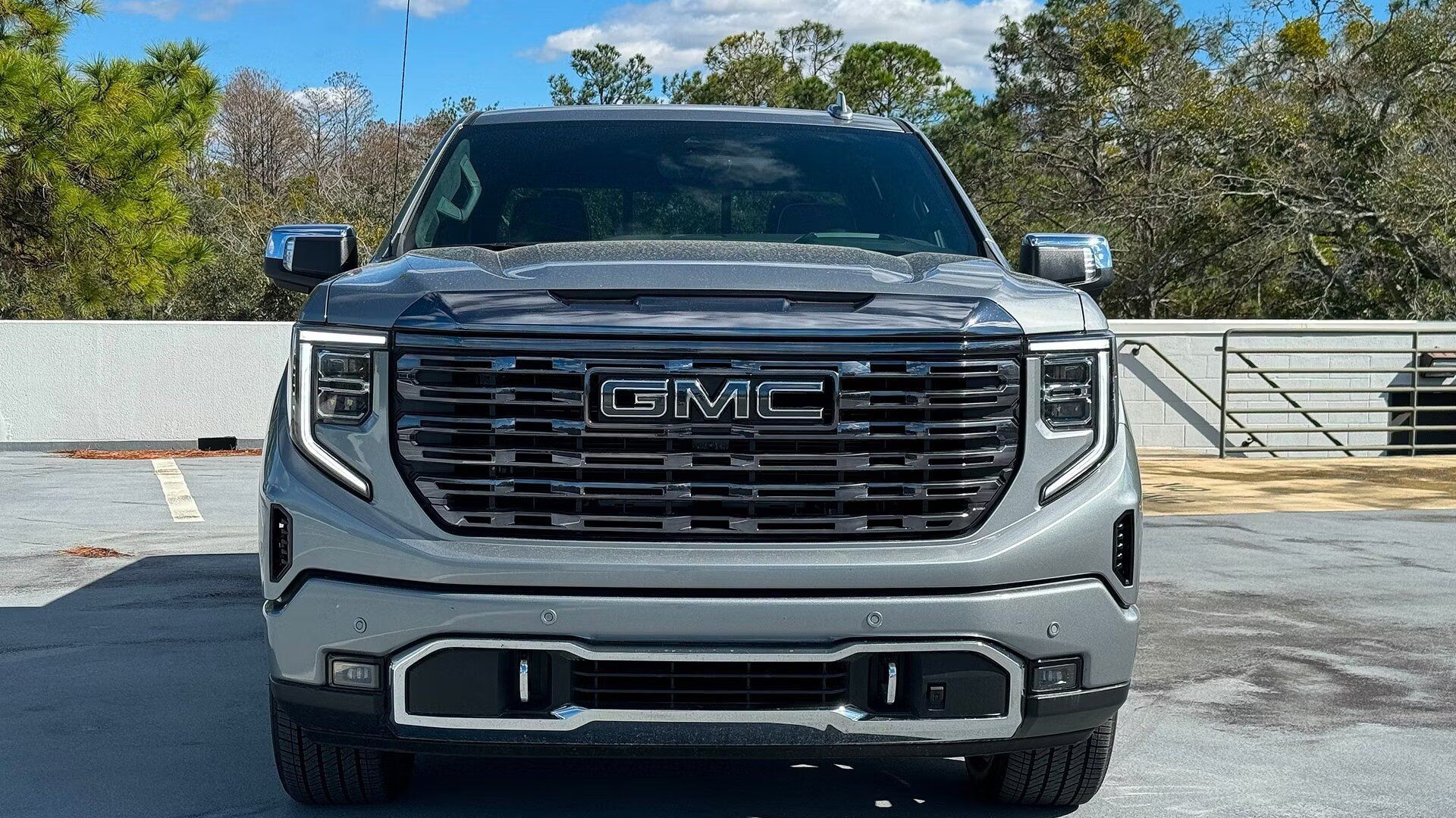 2022-2024 GMC Sierra 1500 Front View 5th Gen