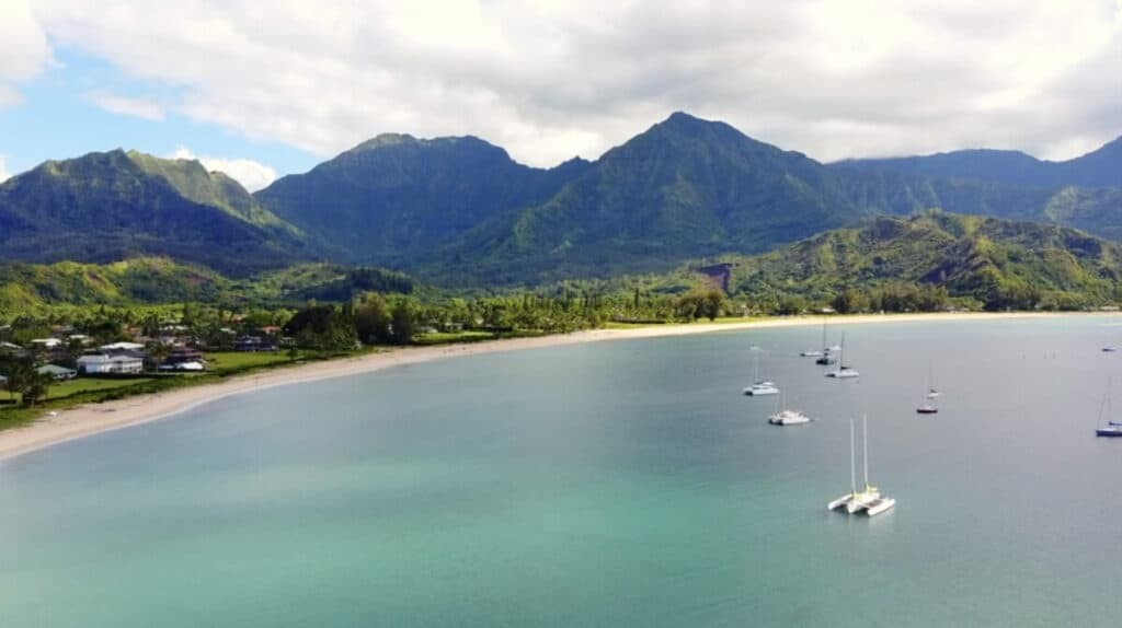 Maui vs Kauai Hanalei Bay