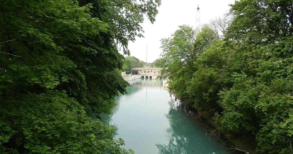 North Shore Canal facilitating maritime commerce
