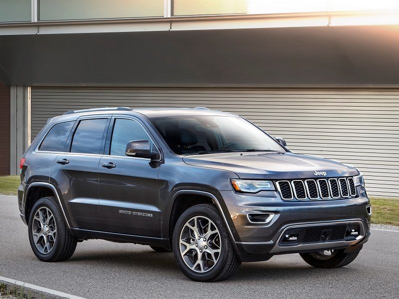 Jeep Grand Cherokee Parked Off Road - Photo by Jeep