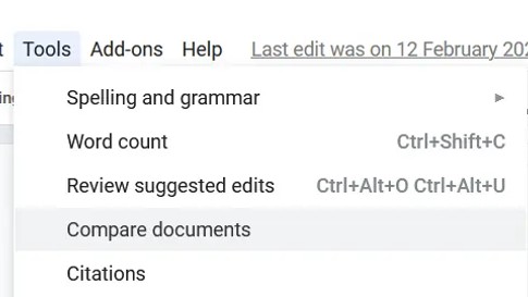 Selecting the compare tool in Google Docs