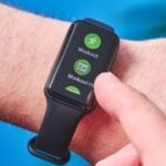 Amazfit Band 7 fitness tracker displaying heart rate monitoring