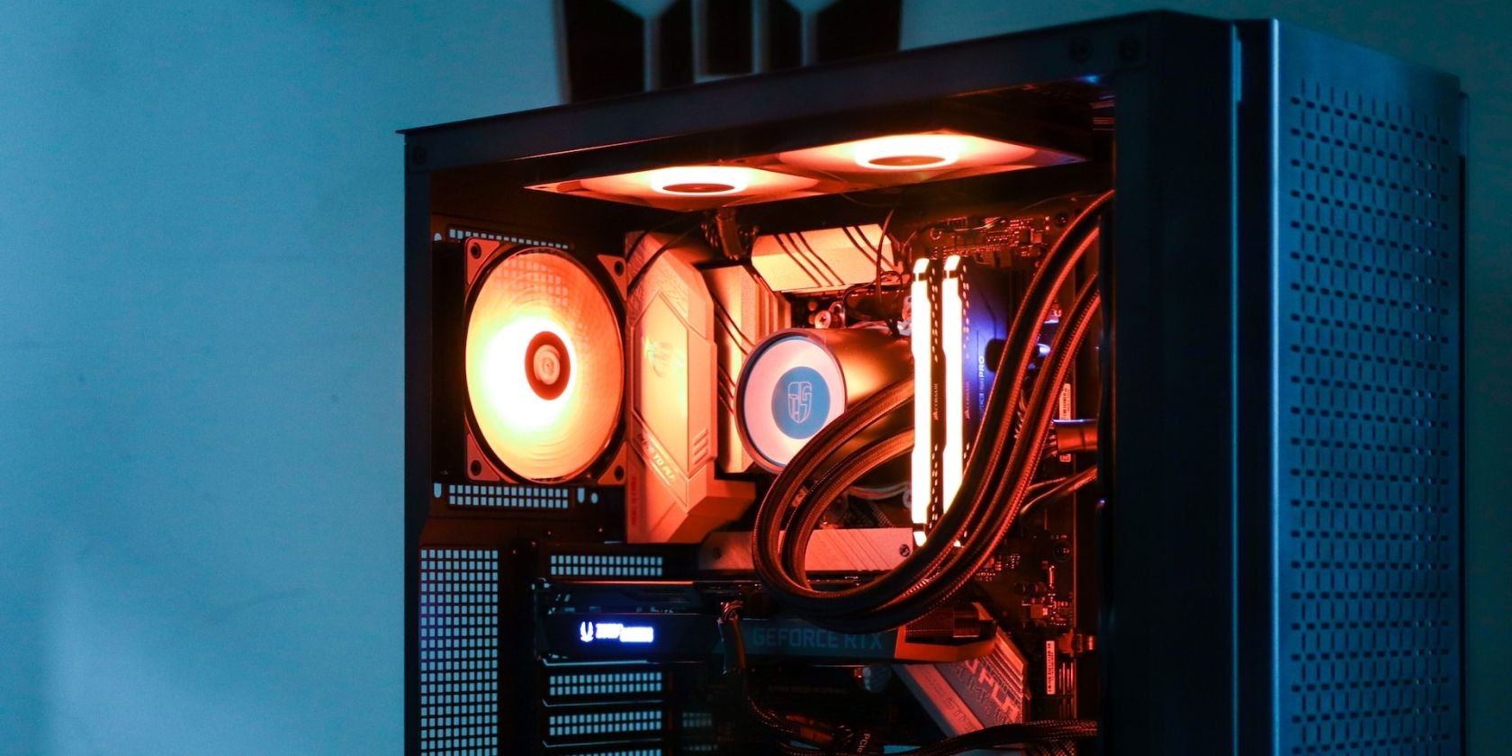Liquid cooled gaming PC build