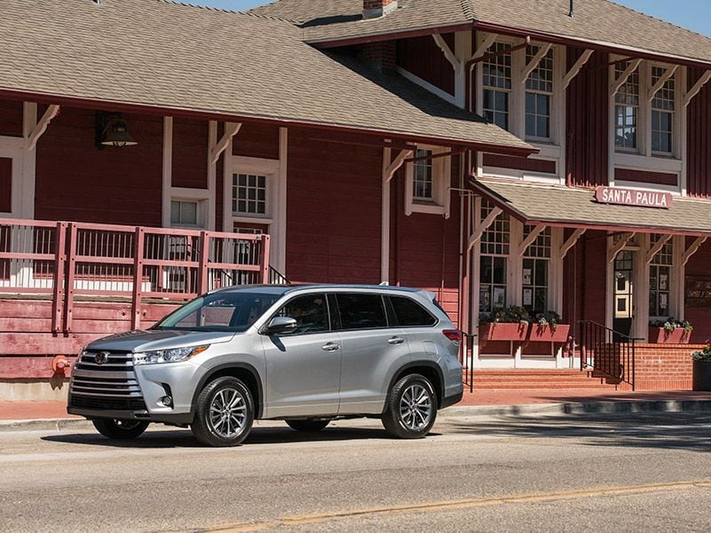 Toyota Highlander at Mountain View - Photo by Toyota